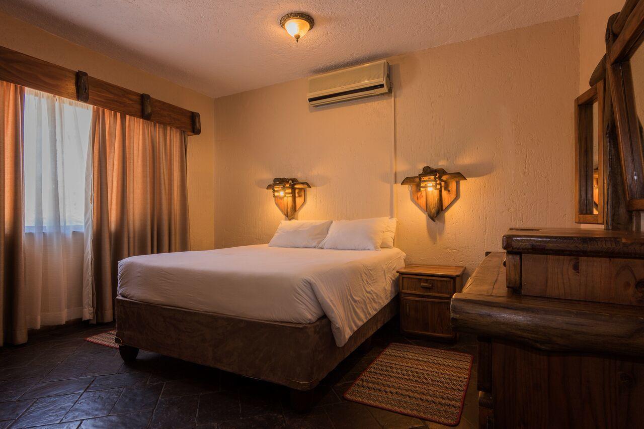 Tautona Lodge Ghanzi Bagian luar foto
